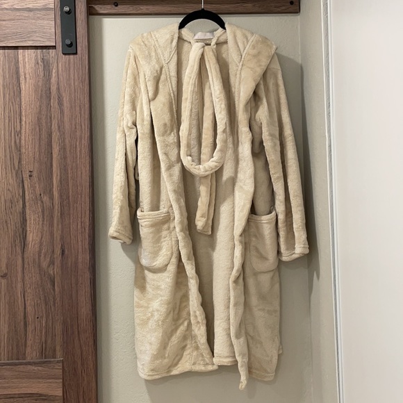 Summer & Rose Cozy Robe - Picture 5 of 7